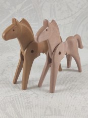 Vergleich der Farbvarianten des Pferdes 30657380